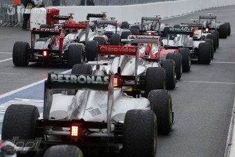 F1: Räikkönent hátrasorolták