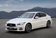 Magyarországon az Infiniti Q50 8