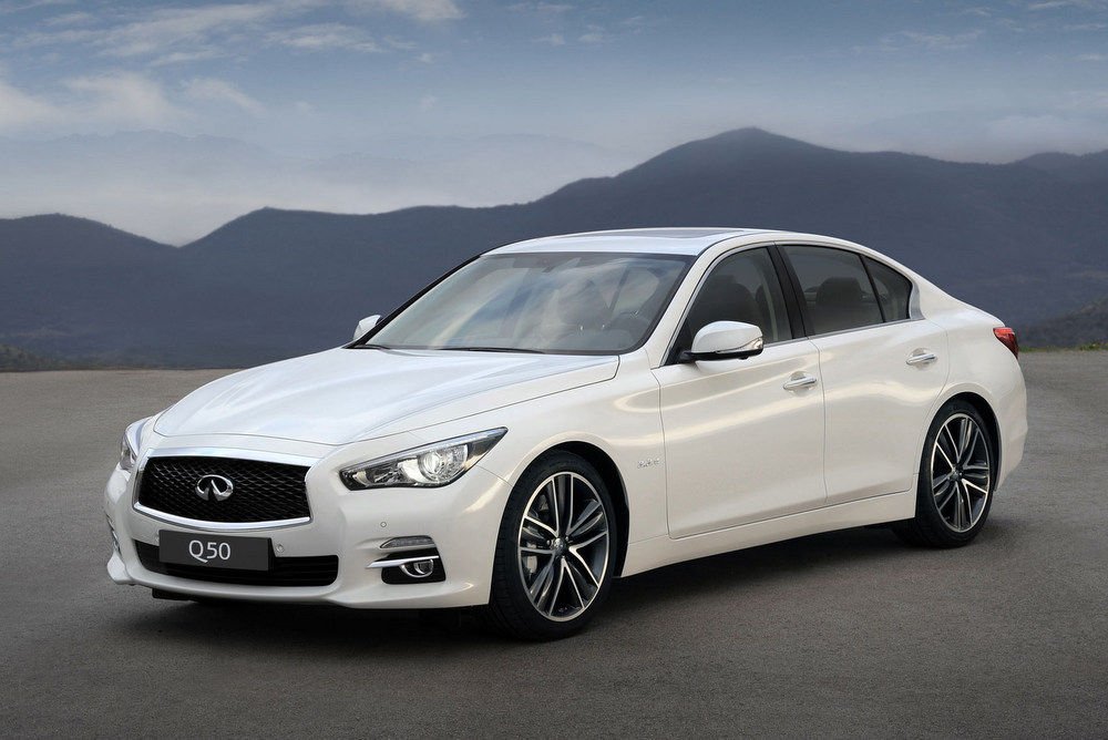 Magyarországon az Infiniti Q50 4