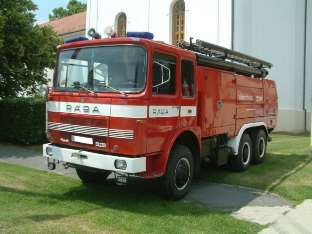 Újra tűzoltóautókat gyártana a Rába 3 | Vezess Nem ma kezdték: Rába Tü-3 típusú vízszállító a Marcali Tűzoltóparancsnokságnál