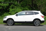 8. Nissan Qashqai, 484 db. Töretlen a kompakt autóknál izgalmasabb, a marcona SUV-knál mondénabb autó sikere. De a Qashqai számaiban a reexport is benne van, az itthon regisztrált, majd a forgalomból kivont és nyugatra továbbértékesített autókkal