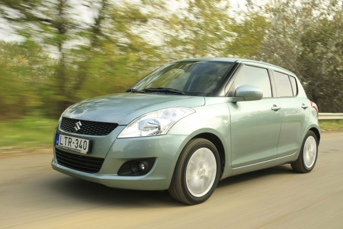Top 10: Milyen autót vesznek Magyarországon? 11 | Vezess 5. Suzuki Swift, 678 db. A Focusnál kereken 100 darabbal kevesebb talált gazdára a Swiftből, amely azonban más pályán focizik: a Suzuki hagyományosan a privát vásárlók között erős