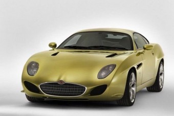 750 lóerős retro-sportkocsi