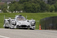 Kész a Porsche Le Mans-i versenyautója 2