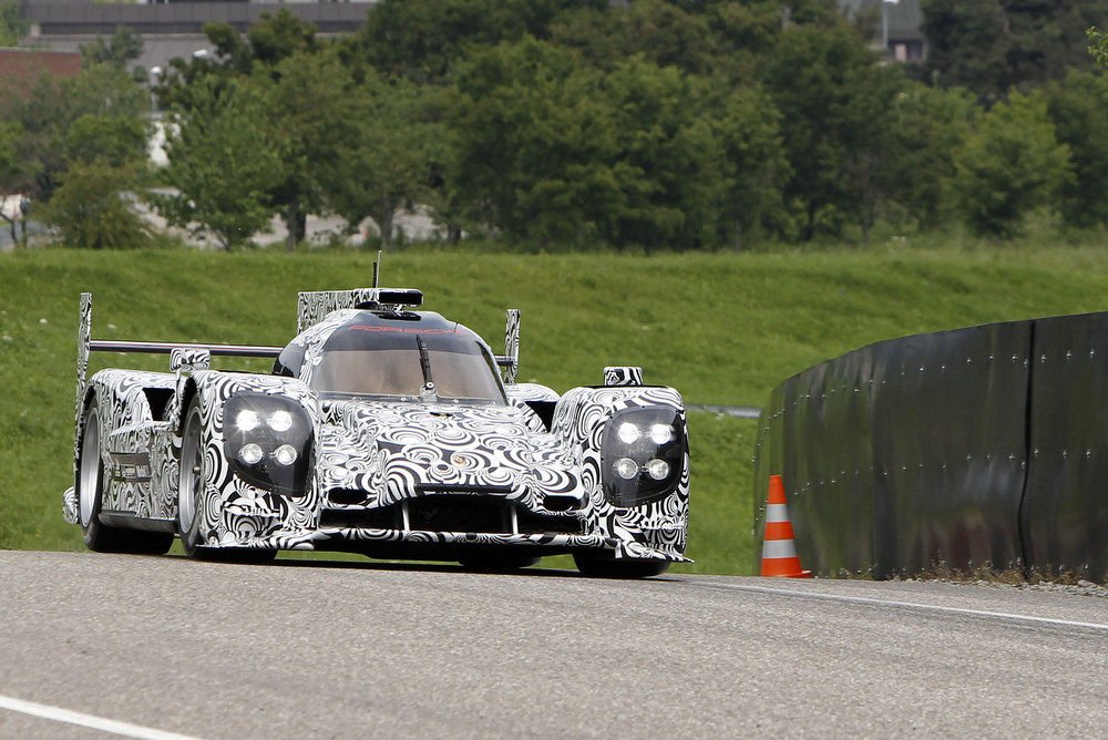 Kész a Porsche Le Mans-i versenyautója 1