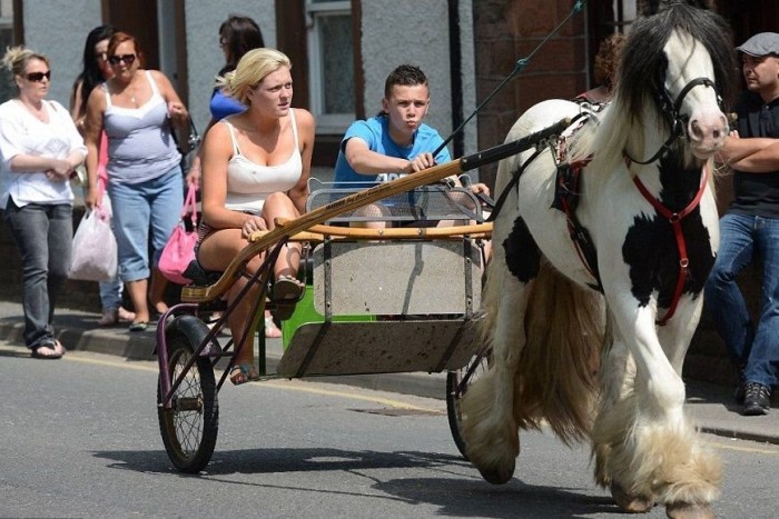 Iskolásokkal állták el az útját az ámokfutónak 8