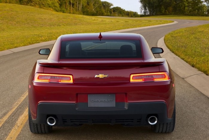 Finomodik a Camaro 4