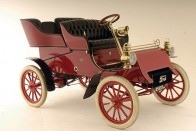 Száztíz éve, 1903. június 16-án alapította meg Henry Ford Detroitban a Ford Motor Companyt, a világ egyik legnagyobb autóipari vállalatát.