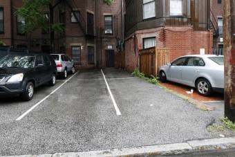 60 millió egy parkolóhelyért