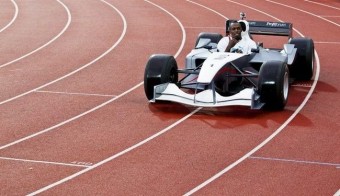 Usain Bolt F1-essel parádézott - videó