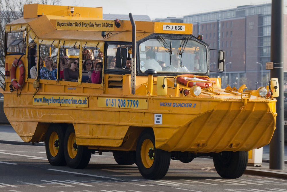 Elnyelte a víz a turistákkal teli buszt 7