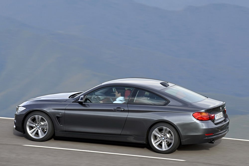 Megjött a BMW 4 Coupé 4