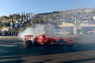 F1: 60 ezer ember előtt vadult a Ferrari – videók 14