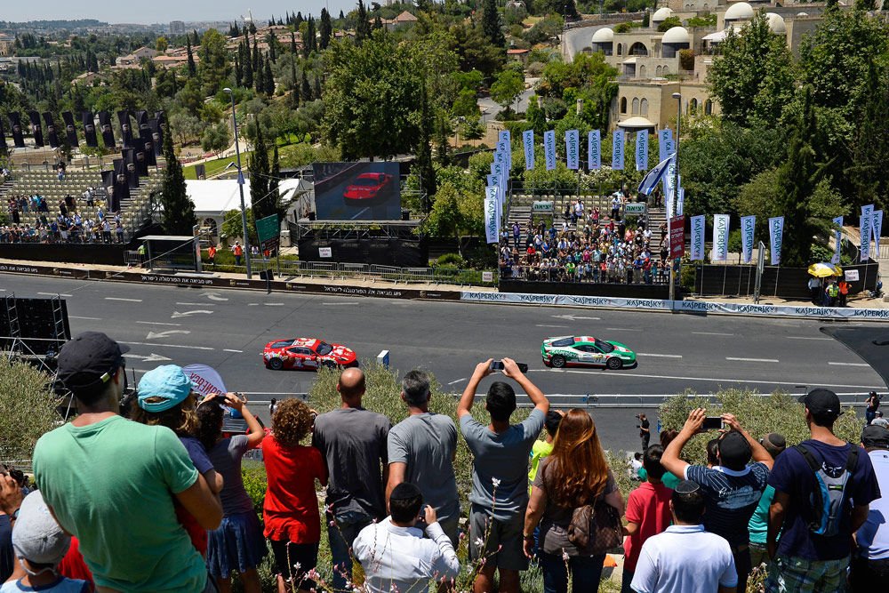 F1: 60 ezer ember előtt vadult a Ferrari – videók 8