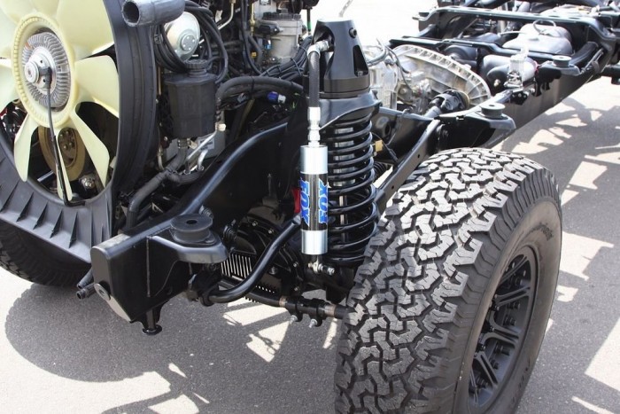 65 milliós pick-up Rolls-Royce alkatrészekkel 8 | Vezess 65 milliós pick-up Rolls-Royce alkatrészekkel 8