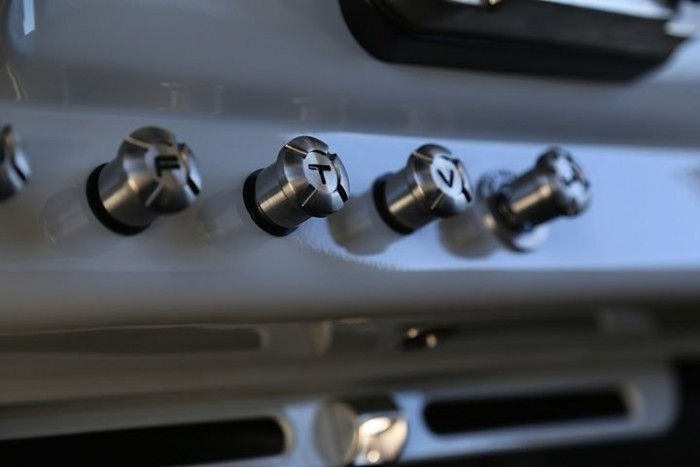 65 milliós pick-up Rolls-Royce alkatrészekkel 9 | Vezess 65 milliós pick-up Rolls-Royce alkatrészekkel 9