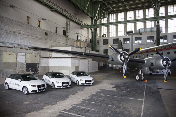 Az Audi jövője: villany és földgáz 8 | Vezess Az A1 e-tron legfeljebb 50 kilométert tud megtenni az akkumulátorban tárolt energiára támaszkodva