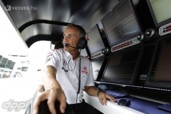 F1: Button kiáll a főnök mellett