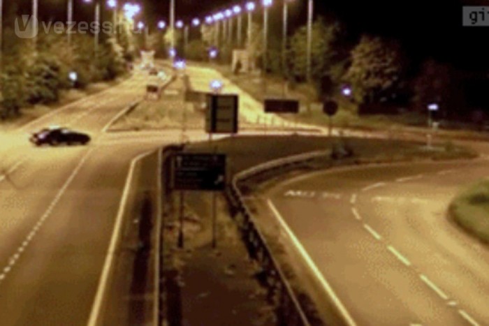 Fordulj meg, amint lehetséges!