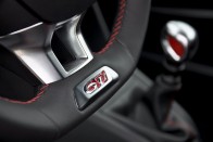 Peugeot 208 GTI – Bárány farkasbőrben 31