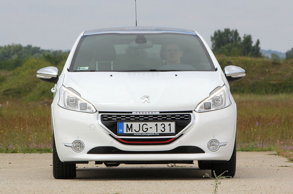 Peugeot 208 GTI – Bárány farkasbőrben 18