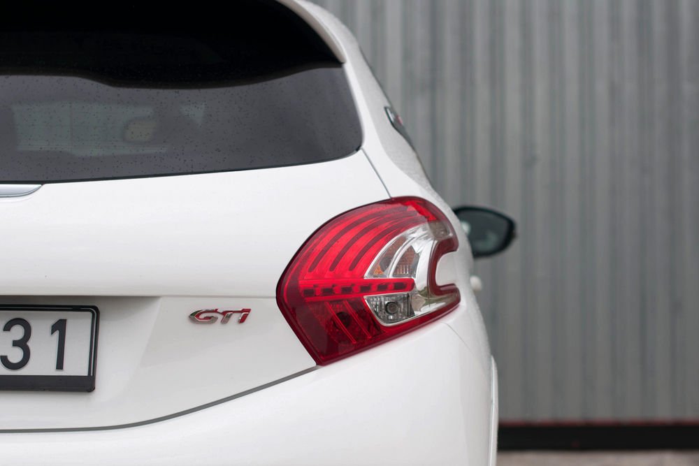 Peugeot 208 GTI – Bárány farkasbőrben 23