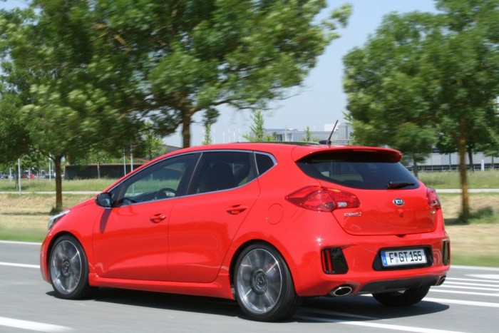 230 km/h a végsebessége, százig 7,7 másodperc türelmet kér