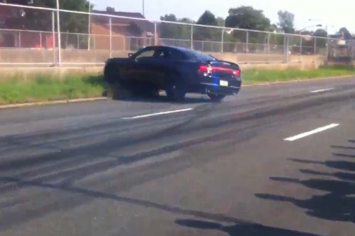 Hatalmas égés lett a gumifüstölésből