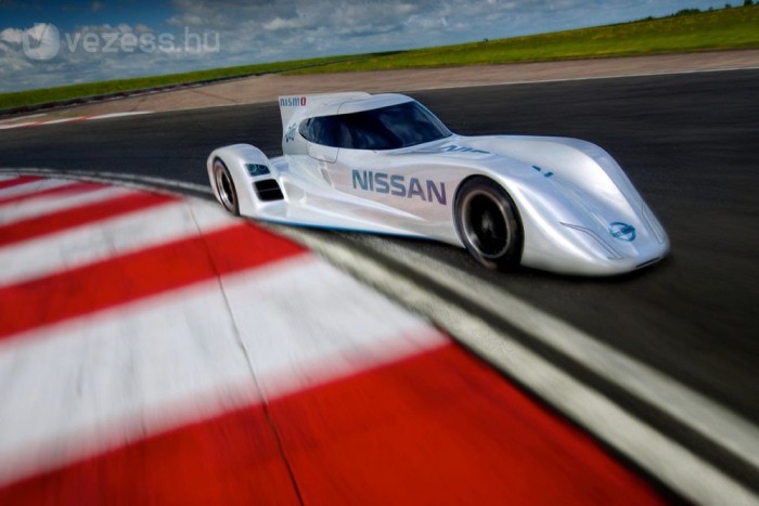 Villanyautóval 300-zal 6