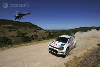 Ogier uralja a Szardínia-ralit