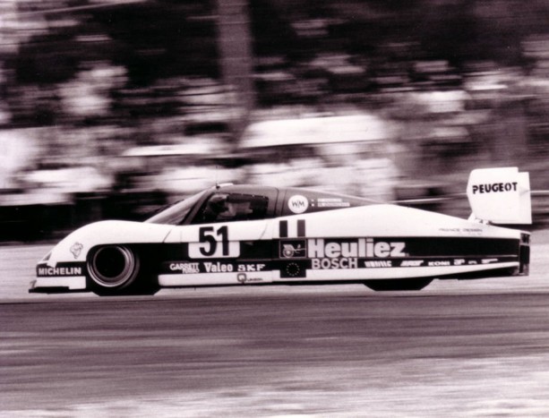 A Mulsanne csábítása egy egész csapatot magával ragadott, a franciák célja nem volt más mint túlszárnyalni a 400 km/órás álomhatárt