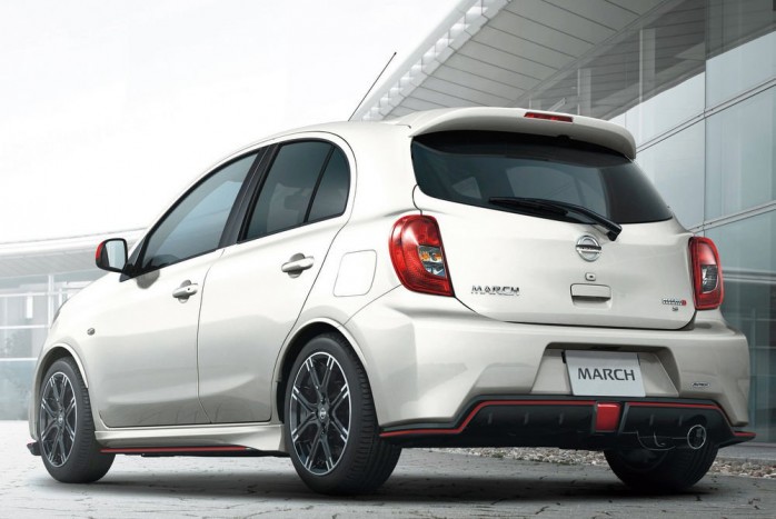 Sportkocsi Nissan Micrából 4 | Vezess Sportkocsi Nissan Micrából 4