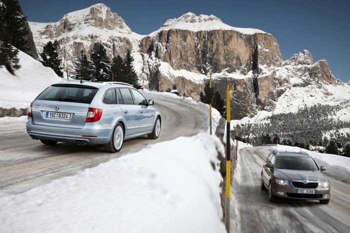 Top 10: megbízható autók, elégedett tulajok 9 | Vezess Középkategória, 1: Škoda Superb. A kategóriagyőzelem mellett a Superb érte el a felmérésben szereplő valamennyi autó közül a legmagasabb összpontszámot, 830 ponttal. Az átlag is egész magas, 1000/776 pont