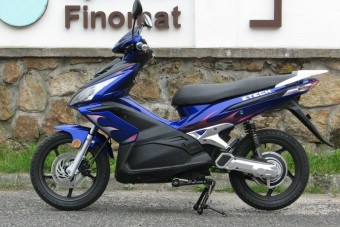 Elektromos robogó 280 ezerért - mit tud?