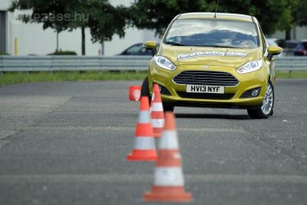 Veszélyesek a fiatal autósok