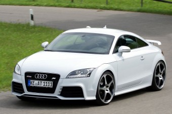 Félezer lóerős Audi kupé