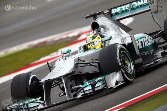 F1: Készül az újabb Mercedes-pole 6 | Vezess F1: Készül az újabb Mercedes-pole 6