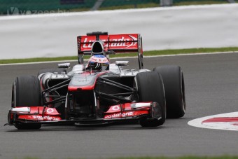 F1: Button csak gratulálni tudott