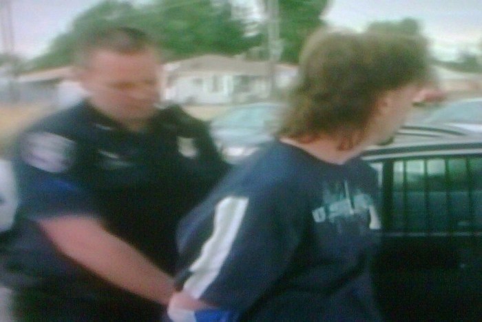 Lopott autóval vonult be a börtönbe