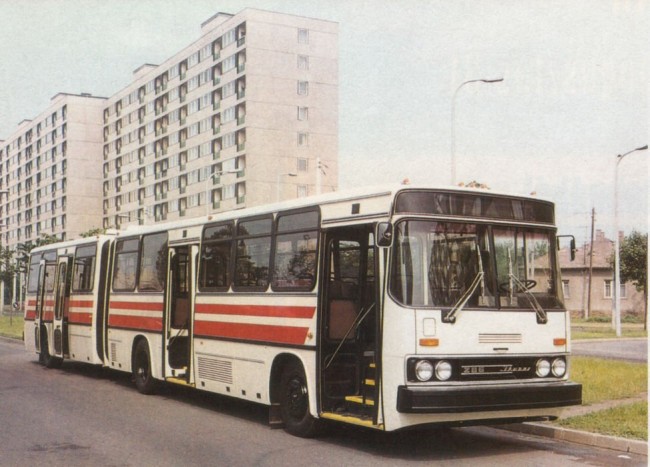 Az első amerikai Ikarusokat a 280-asok alapjaira építették