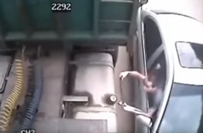 Menet közben loptak gázolajat a kínai tolvajok