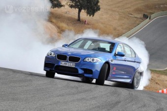 Szárnyal a BMW és az Audi