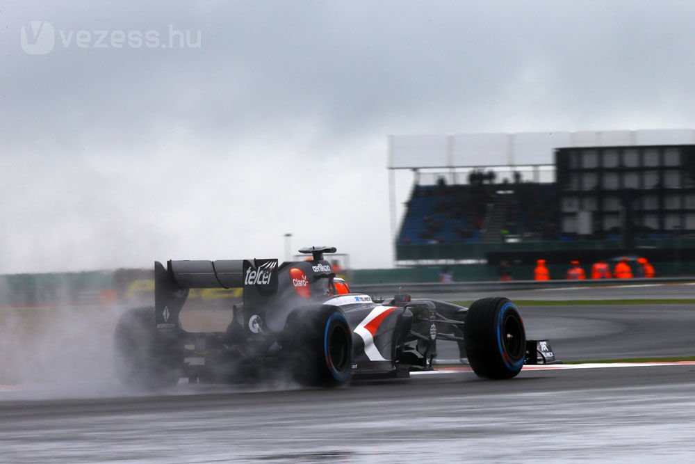 F1: Jövőre is marad mulatni a Merci-főnök 14