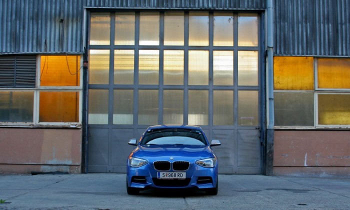 Kicsit morcosabb az M pofája, nem néz olyan szomorú szemekkel