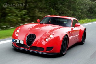 500 LE-s csodaautó magyar focistának