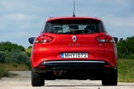 Jó kiállású, jó útfekvésű, élénken kanyarodó autó az új Grandtour Clio