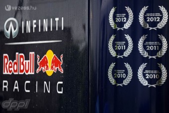 F1: A Red Bull a Facebookon keresi az új pilótát