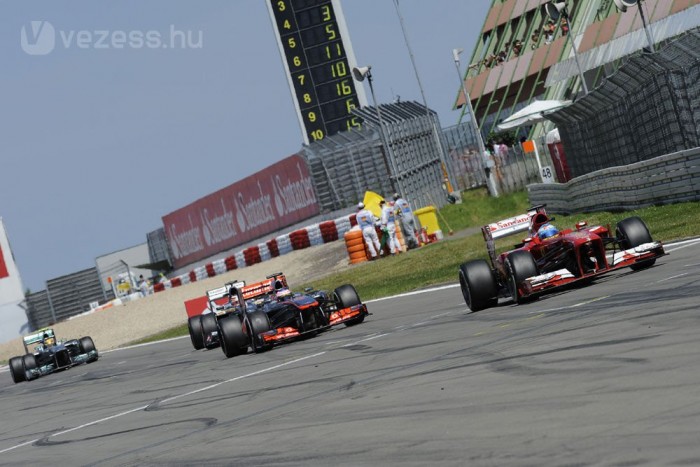 F1: Magyarországon függenek Alonso esélyei 6