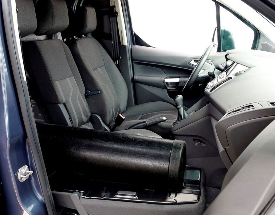 Kézenfekvő megoldás: a lehajtható ülésekkel hosszú tárgyak is elférnek a járműben