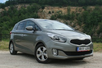 Újabb jól célzott gyomros a Kiától